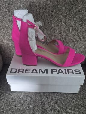 Womens Dream Pairs  Fuchsia,2"  Block Heel Sandals,NIB,NO TAGS  Size 7
